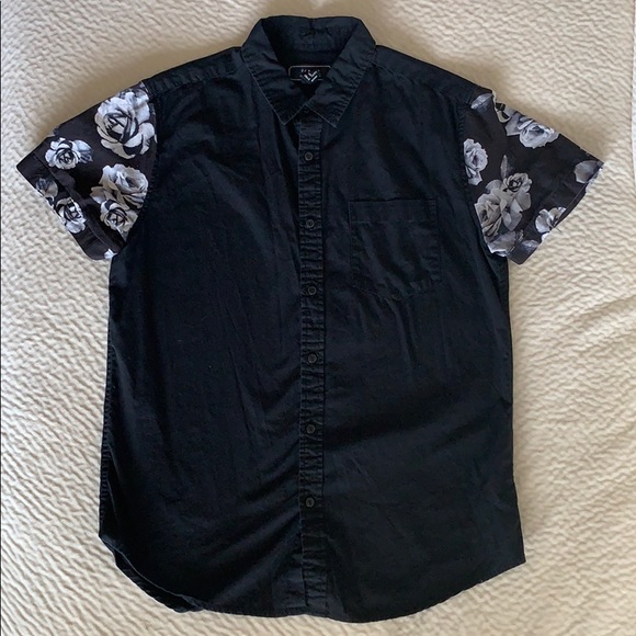 Forever 21 Other - SLEEK BLACK & WHITE BUTTON DOWN T-SHIT